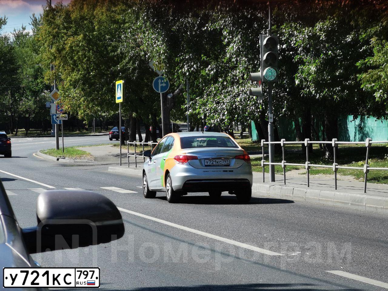 Фото автомобиля CITROEN C4, 2021 — госномер Н565НМ198. Цвет: СЕРЕБРИСТЫЙ