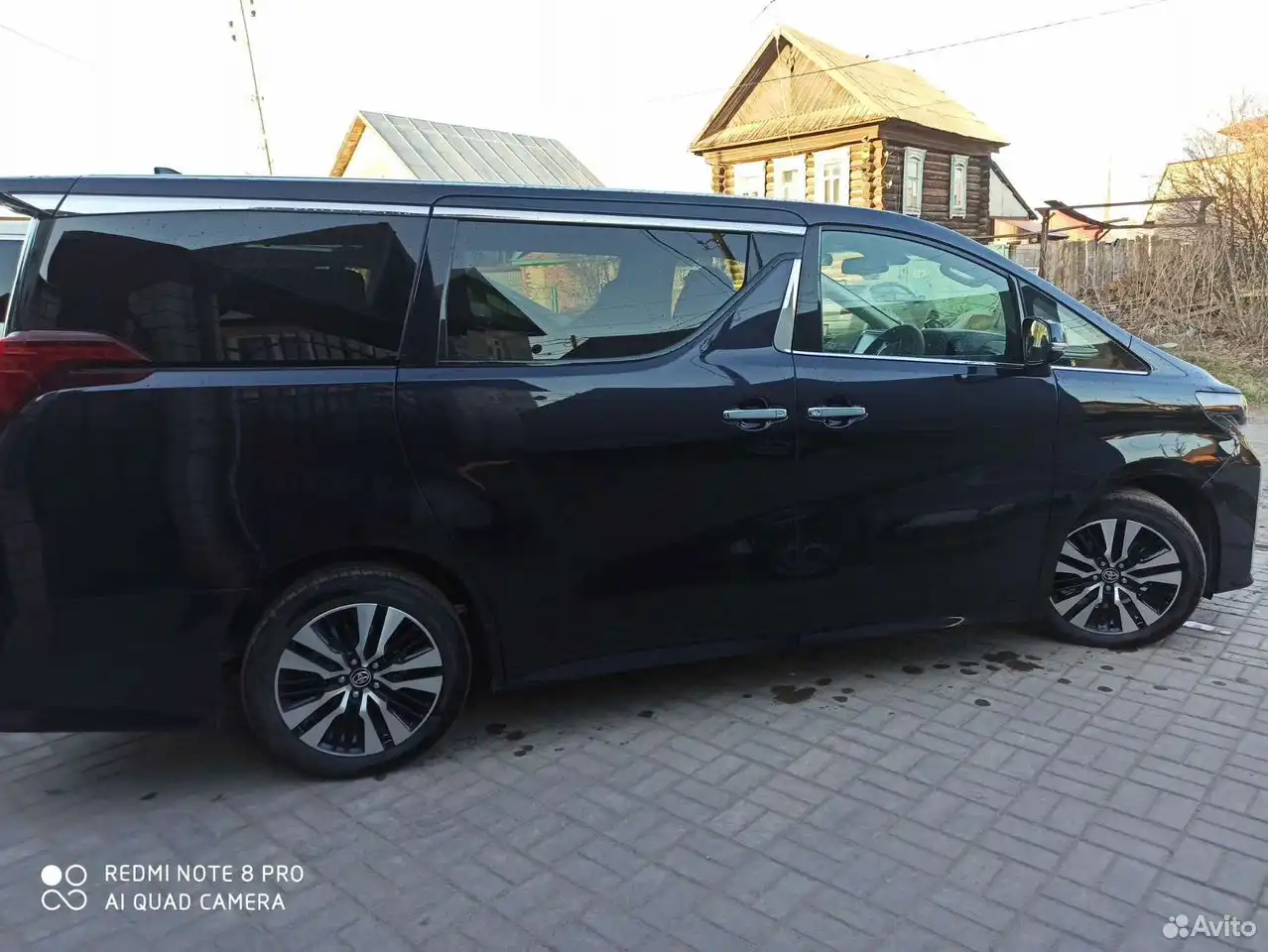 Фото автомобиля LEXUS LX, 2015 — госномер Р549ЕС550. Цвет: ЧЕРНЫЙ