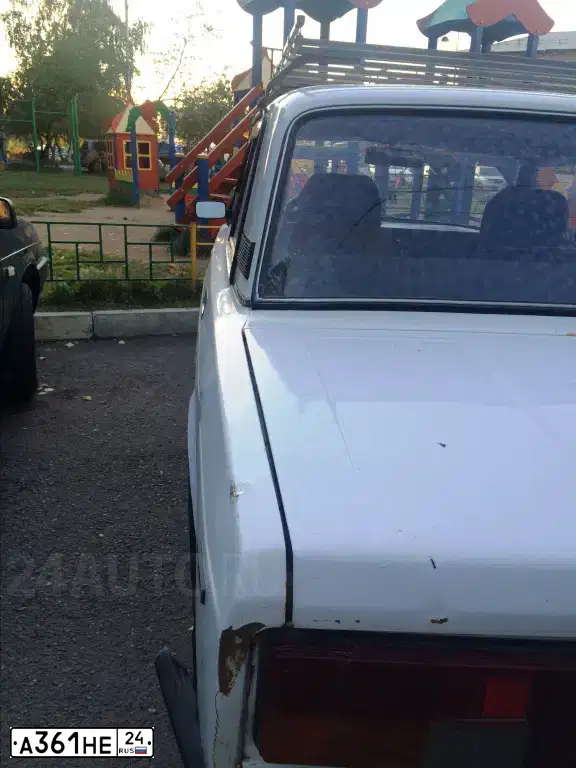 Фото автомобиля LADA 2105, 2002 — госномер А361НЕ24. Цвет: БЕЛЫЙ