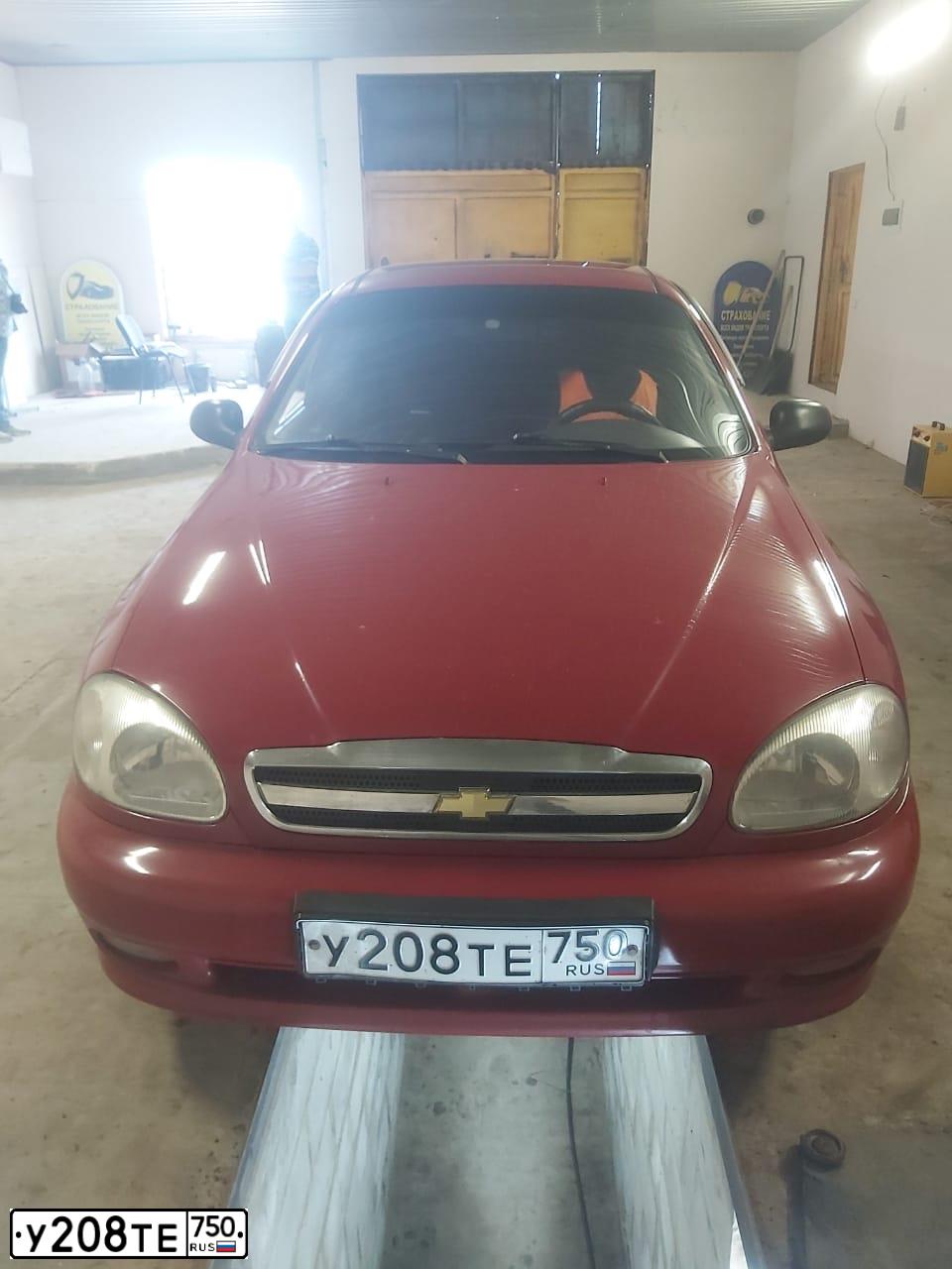 Фото автомобиля CHEVROLET LANOS, 2008 — госномер А936МА60. Цвет: Красный