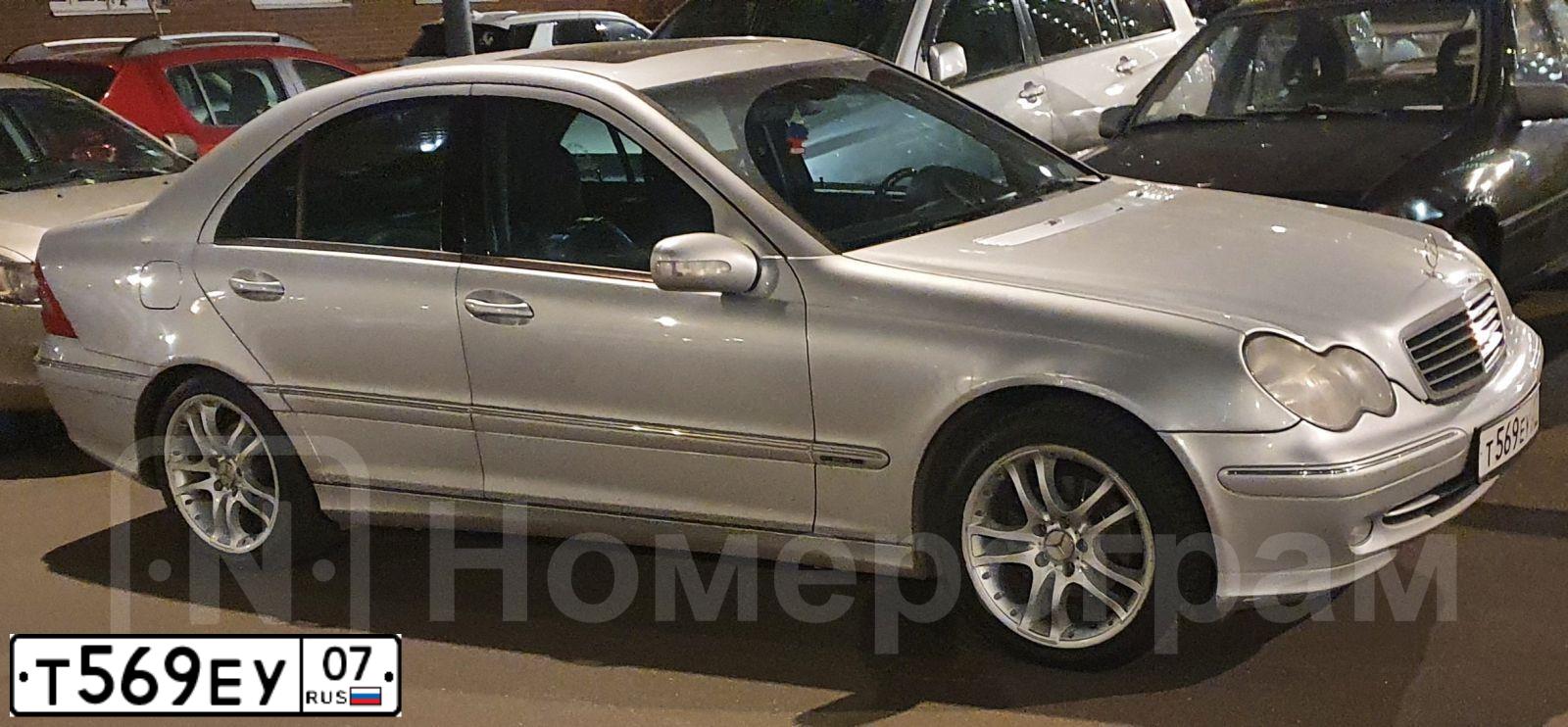 Фото автомобиля MERCEDES C-KLASSE, 2003 — госномер Т569ЕУ07. Цвет: БЕЛЫЙ СЕРЕБРИСТЫЙ