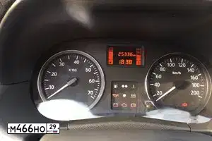 Фото автомобиля NISSAN TERRANO, 2015 — госномер М466НО29. Цвет: ЧЕРНЫЙ