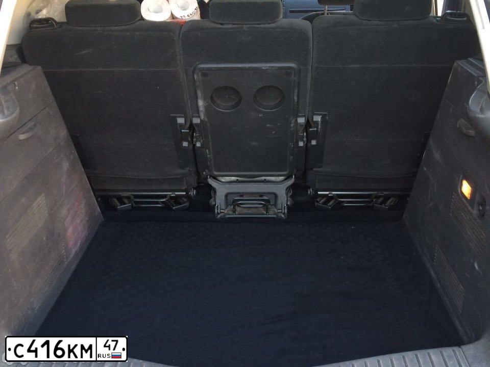 Фото автомобиля FORD FOCUS C-MAX, 2007 — госномер В900ВВ52. Цвет: ТЕМНО-СЕРЫЙ