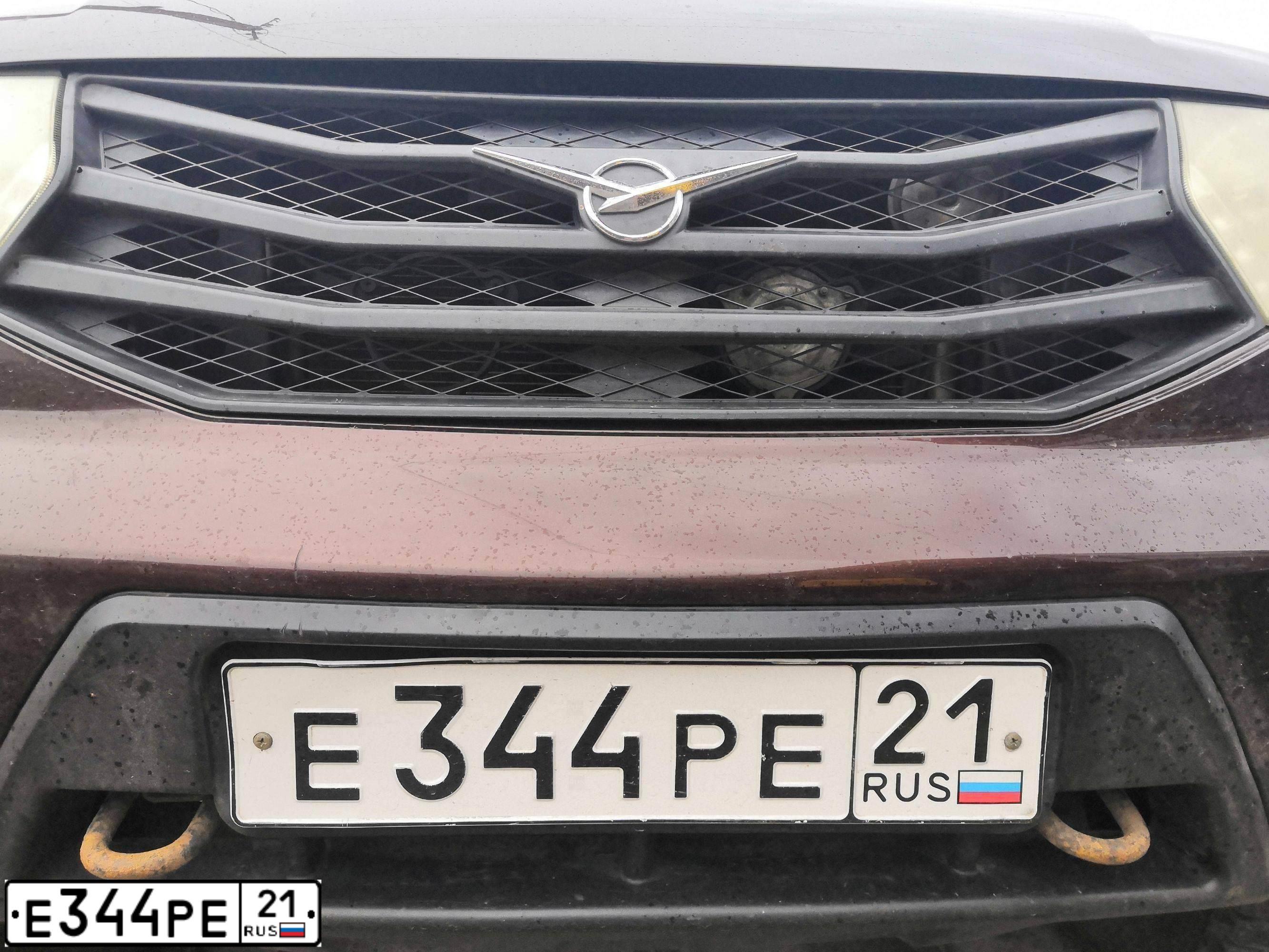 Фото автомобиля UAZ 3163 PATRIOT, 2015 — госномер Е344РЕ21. Цвет: КОРИЧНЕВЫЙ МЕТАЛЛИК