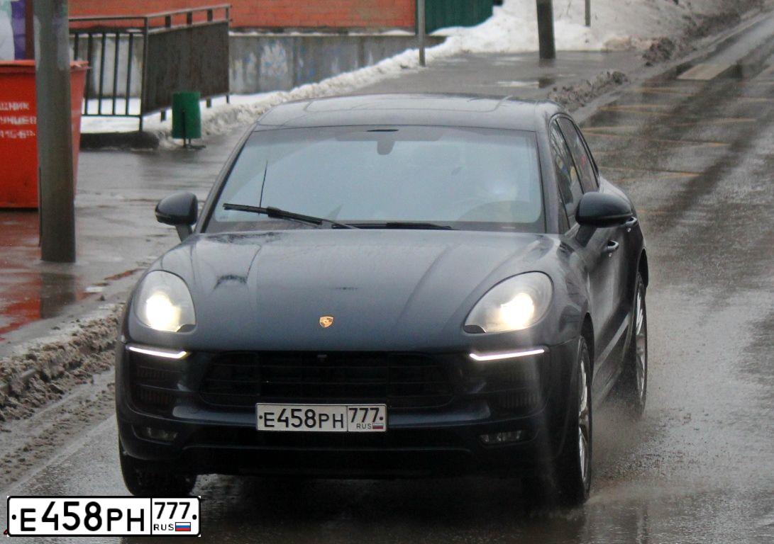 Фото автомобиля PORSCHE MACAN S, 2015 — госномер Е259КЕ977. Цвет: синий