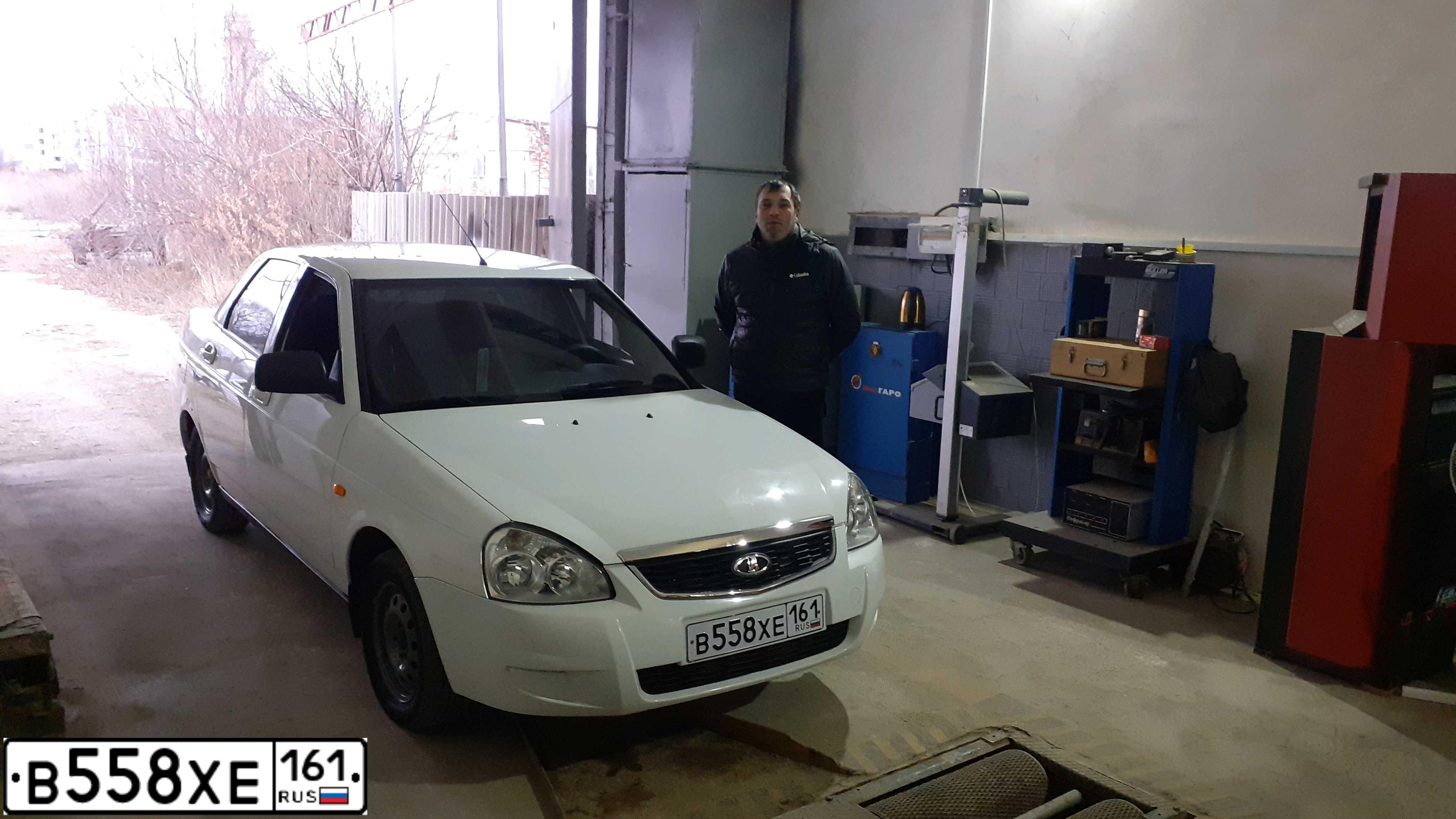 Фото автомобиля LADA 2170 PRIORA, 2016 — госномер В558ХЕ161. Цвет: БЕЛЫЙ