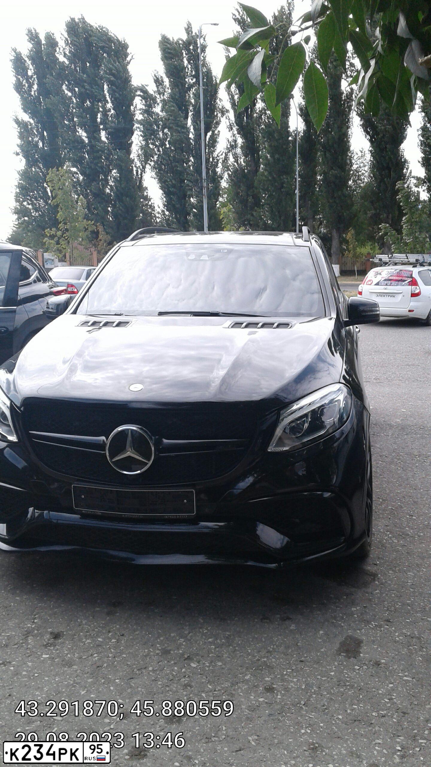 Фото автомобиля MERCEDES M-KLASSE, 2012 — госномер В895НВ95. Цвет: ЧЕРНЫЙ
