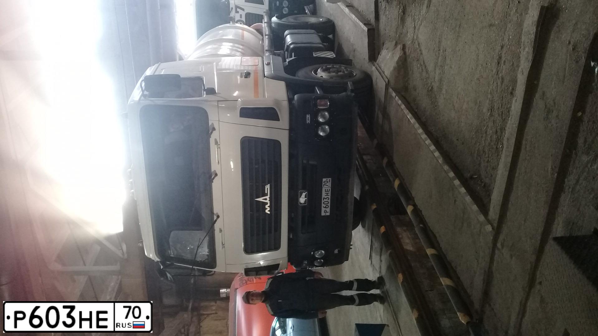 Фото автомобиля MAZ 5440 /4X2/, 2015 — госномер Р603НЕ70. Цвет: Белый
