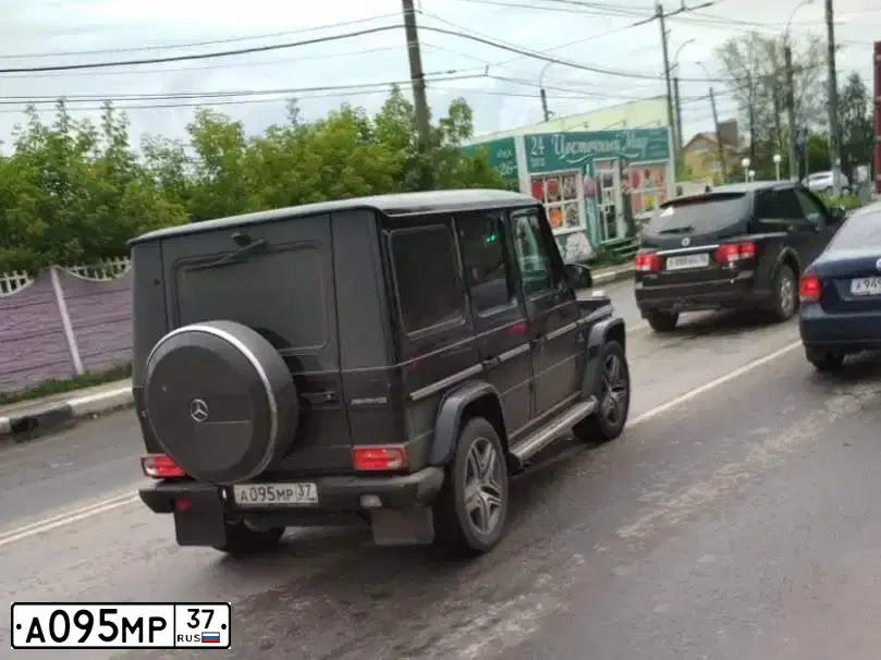 Фото автомобиля TOYOTA LANDCRUISER 200, 2009 — госномер У274АХ102. Цвет: ЧЕРНЫЙ