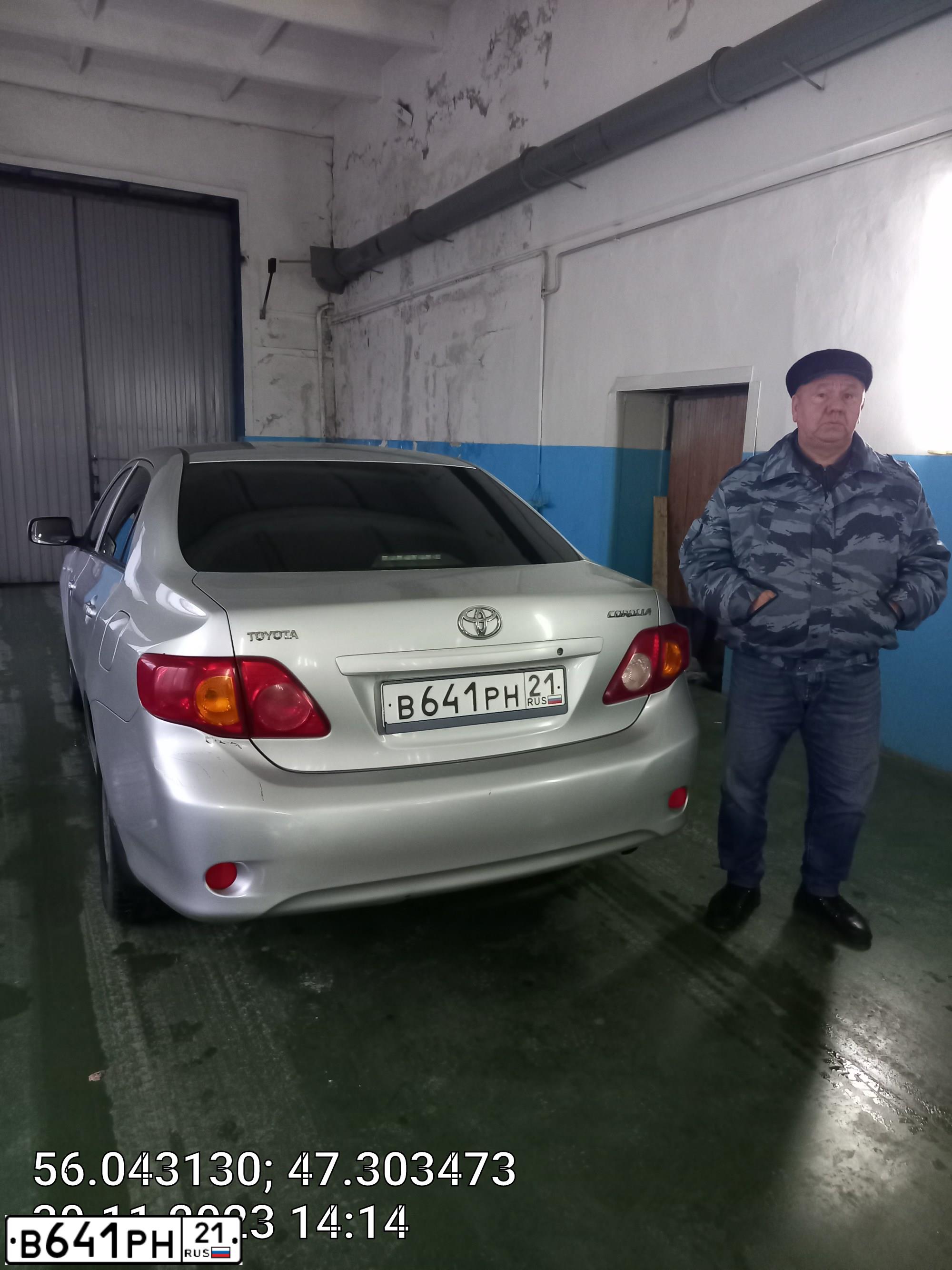 Фото автомобиля TOYOTA COROLLA, 2008 — госномер В641РН21. Цвет: СЕРЕБРИСТЫЙ