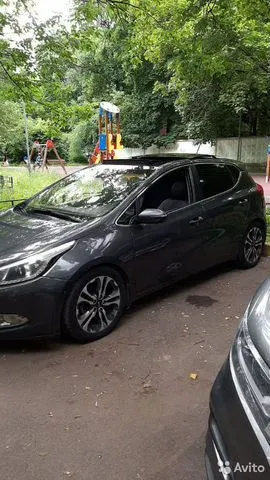 Фото автомобиля NISSAN ALMERA, 1997 — госномер В930РА702. Цвет: Красный