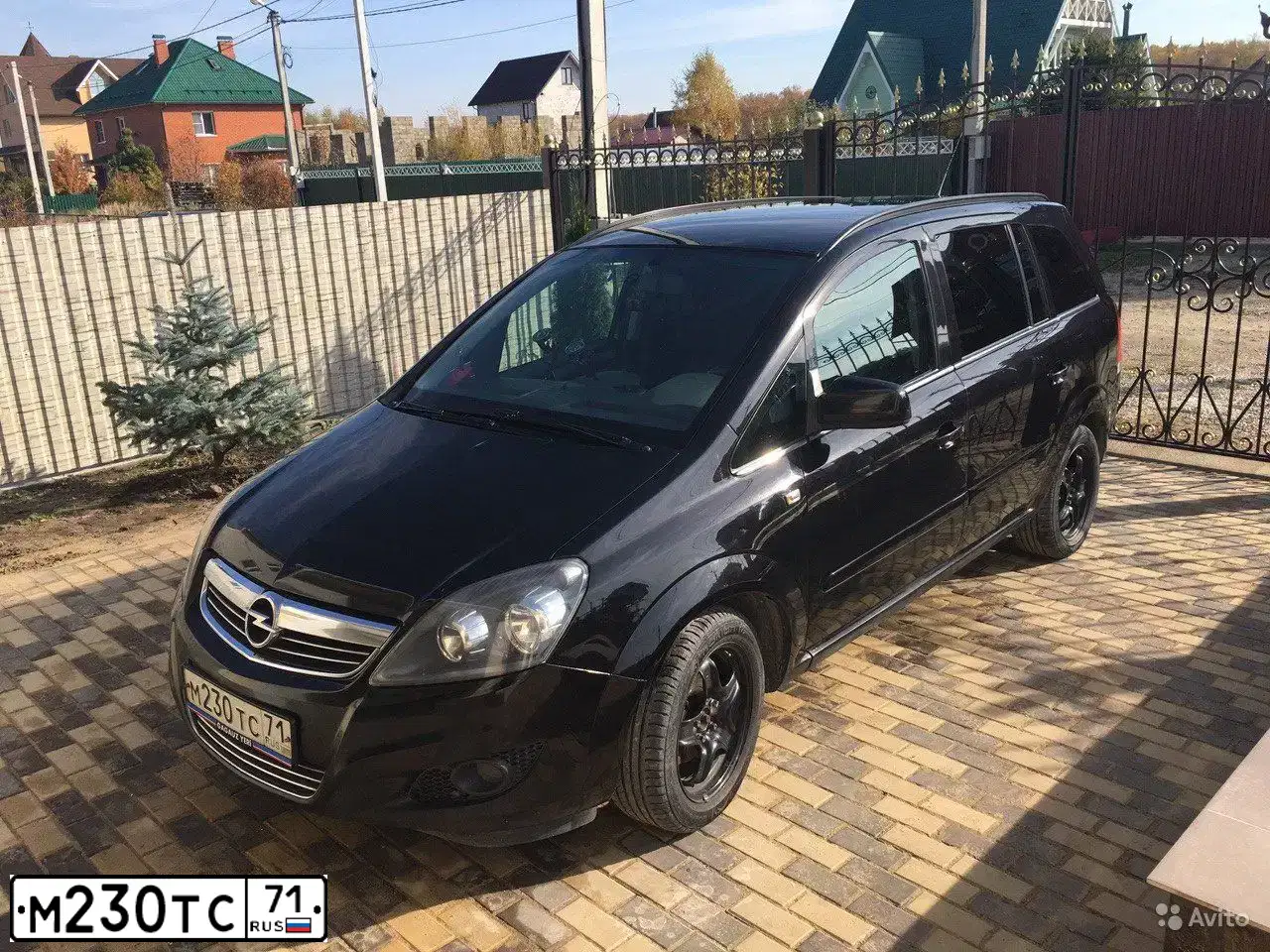 Фото автомобиля OPEL ZAFIRA, 2011 — госномер Т136ХК71. Цвет: ЧЕРНЫЙ