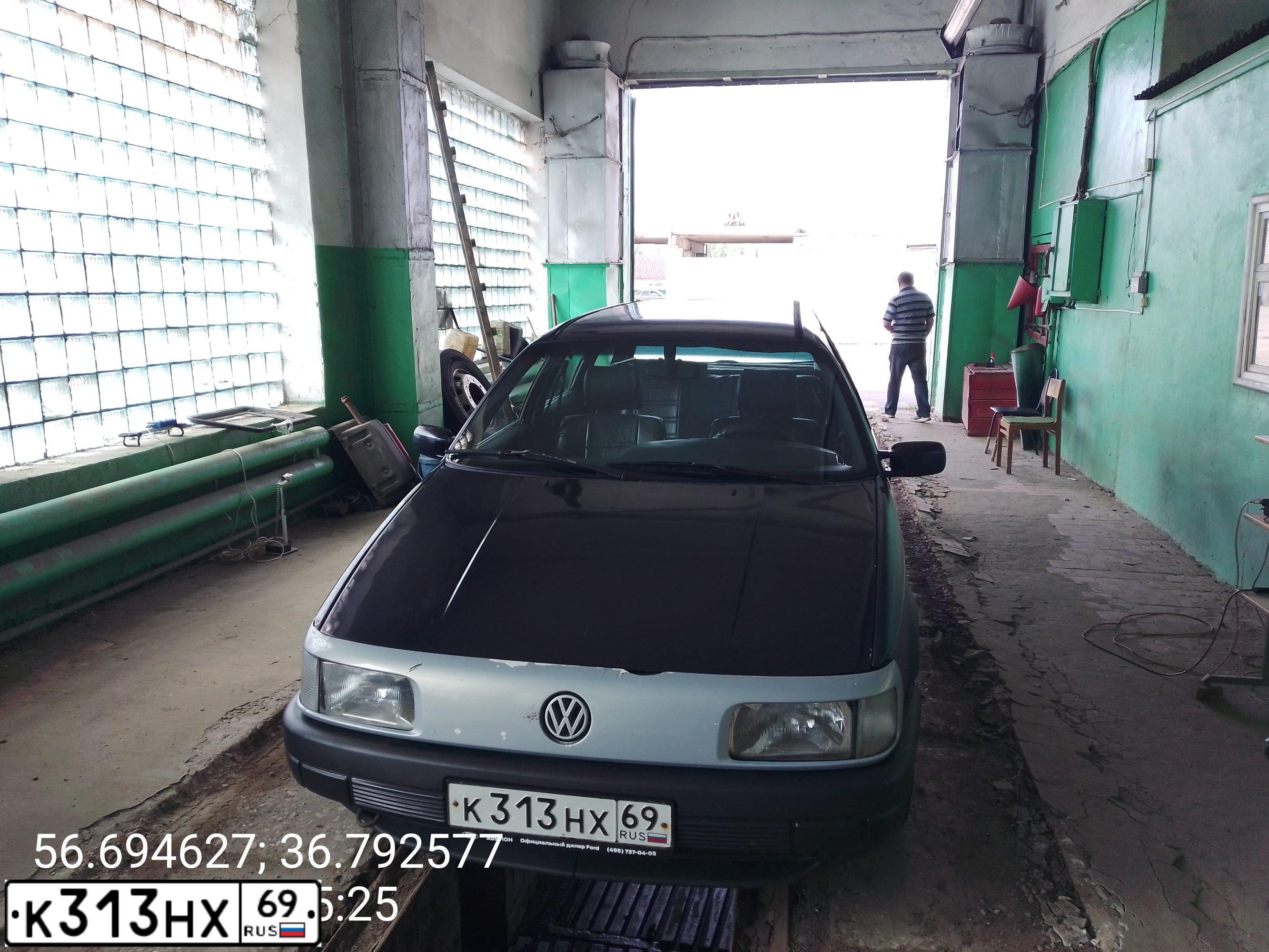 Фото автомобиля VOLKSWAGEN PASSAT, 1992 — госномер К313НХ69. Цвет: СЕРЫЙ