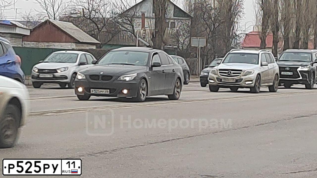 Фото автомобиля RENAULT DUSTER, 2014 — госномер Р525РУ11. Цвет: Темно-синий