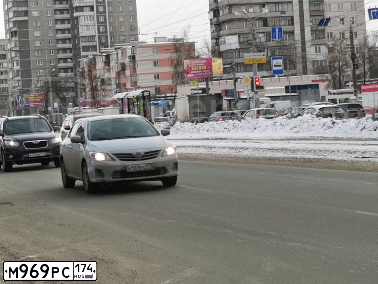 Фото автомобиля HYUNDAI SOLARIS, 2013 — госномер М969РС174. Цвет: СЕРЕБРИСТЫЙ
