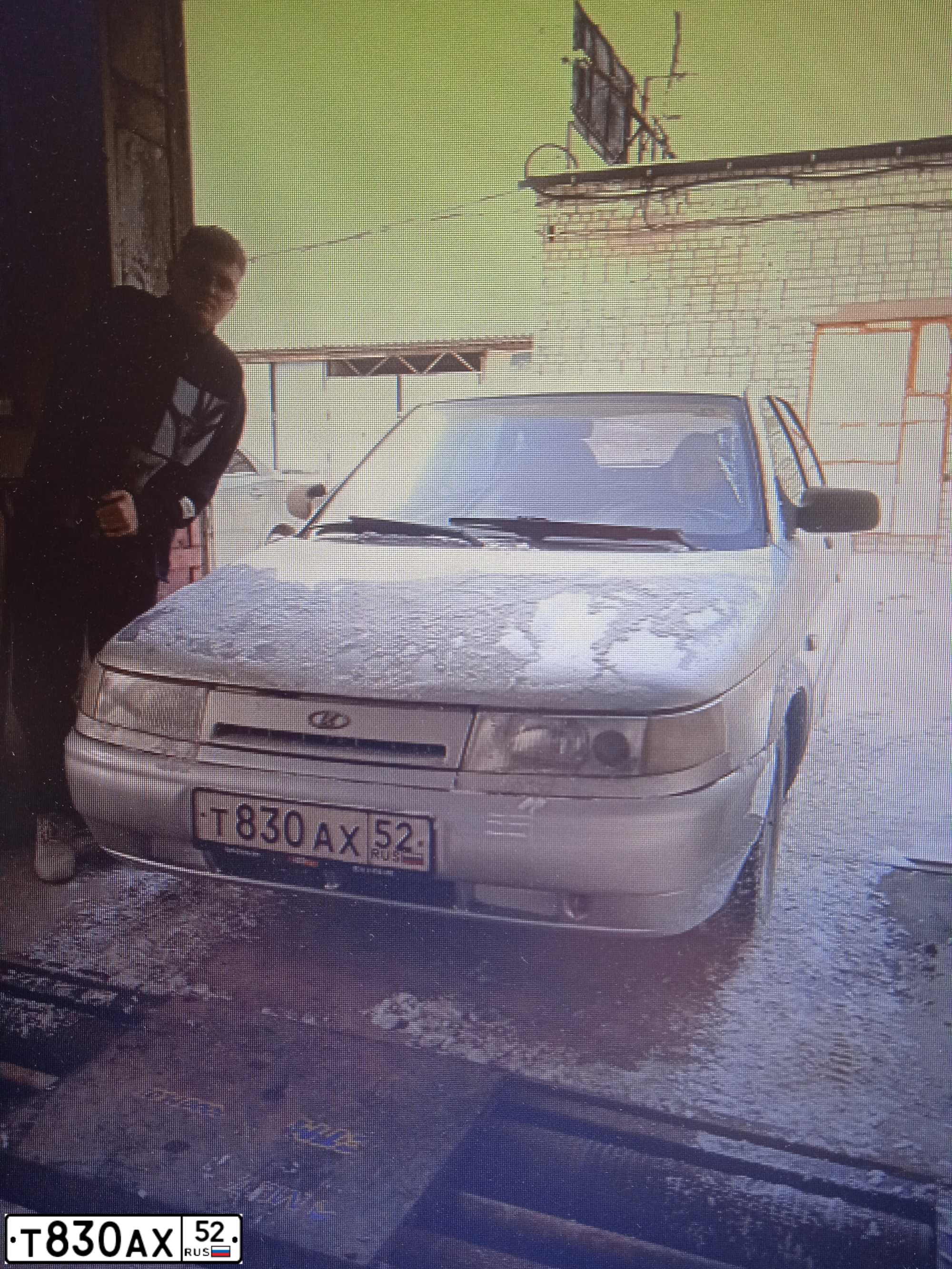 Фото автомобиля LADA 2112, 2006 — госномер Т830АХ52. Цвет: СВЕТЛО-СЕРЕБРИСТЫЙ МЕТАЛЛ