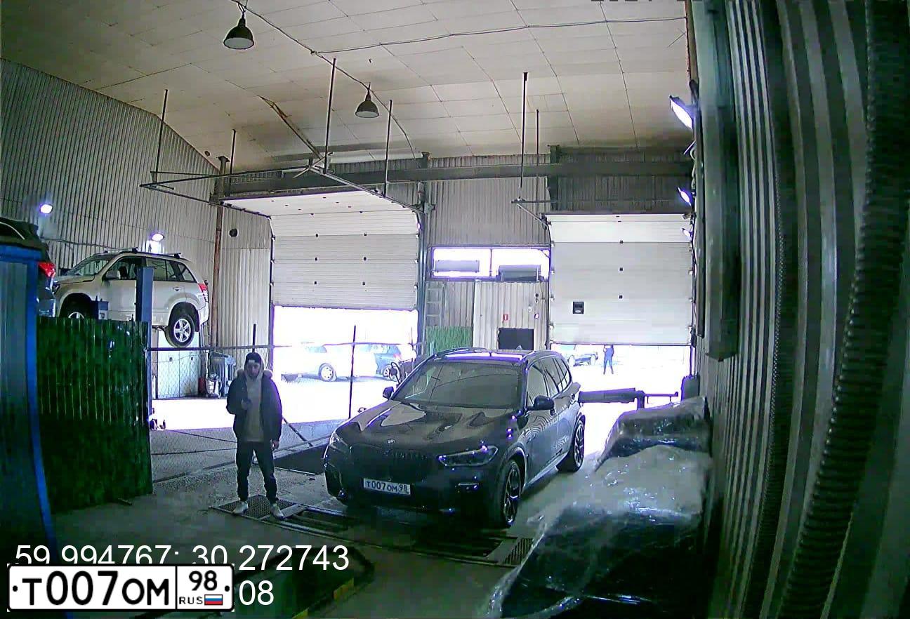 Фото автомобиля BMW X5, 2005 — госномер М694УР33. Цвет: СЕРЫЙ