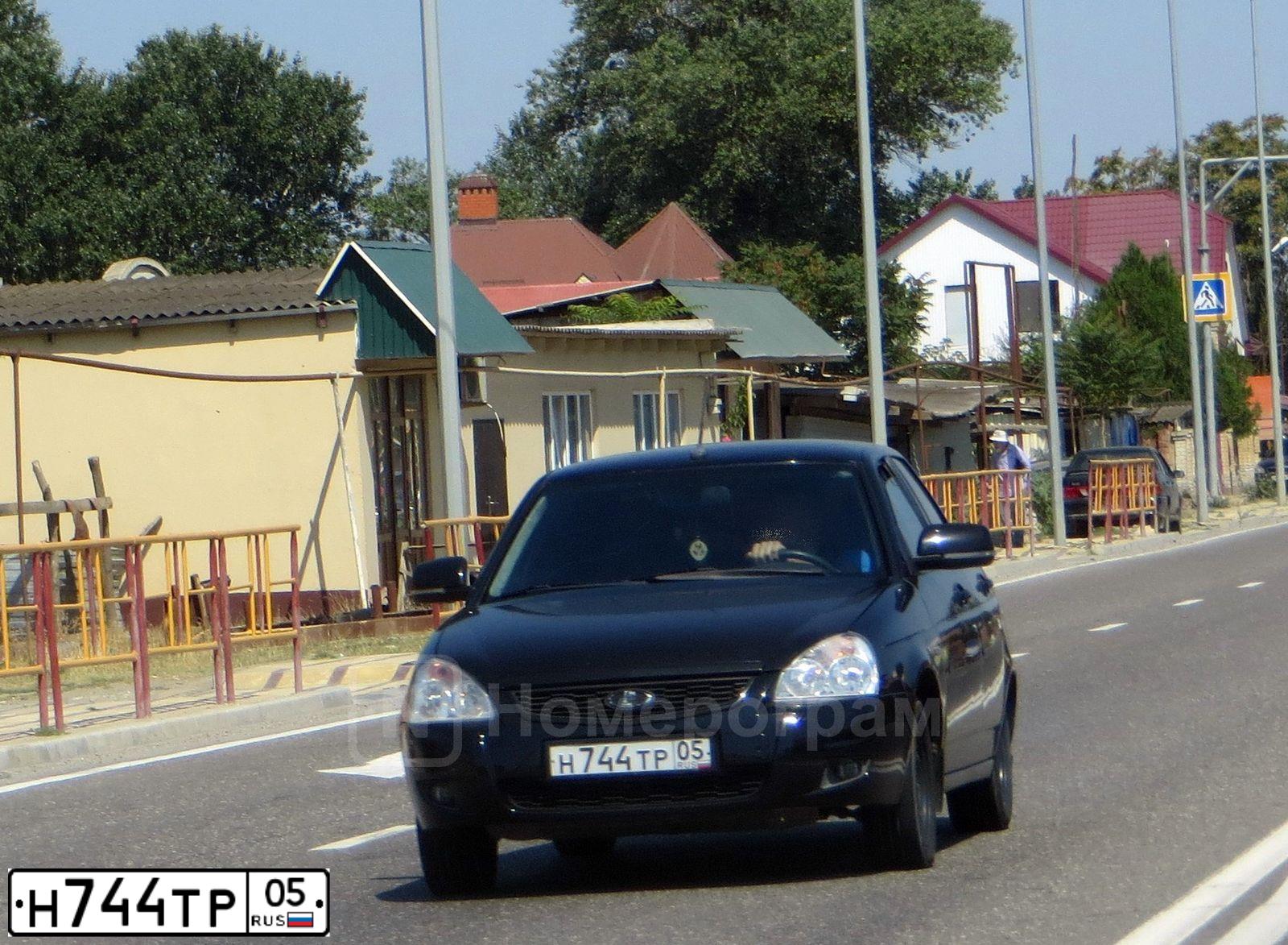 Фото автомобиля MERCEDES C-KLASSE, 2001 — госномер С904ВР89. Цвет: ЧЕРНЫЙ
