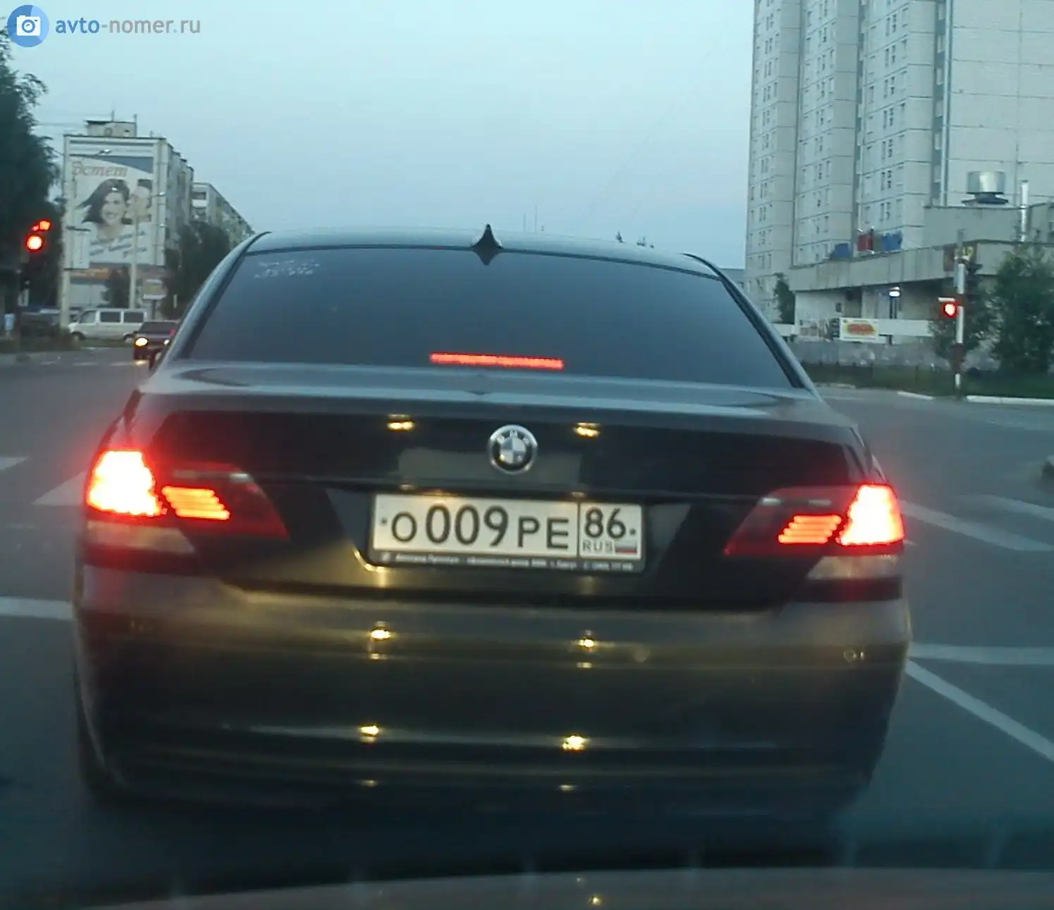 Фото автомобиля TOYOTA RAV4, 2006 — госномер О009РЕ86. Цвет: Серебристый