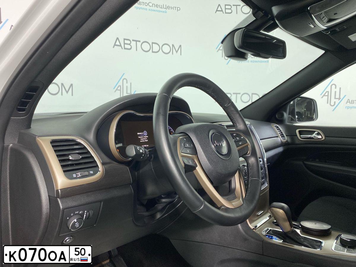 Фото автомобиля JEEP GRAND CHEROKEE, 2016 — госномер Е172СН797