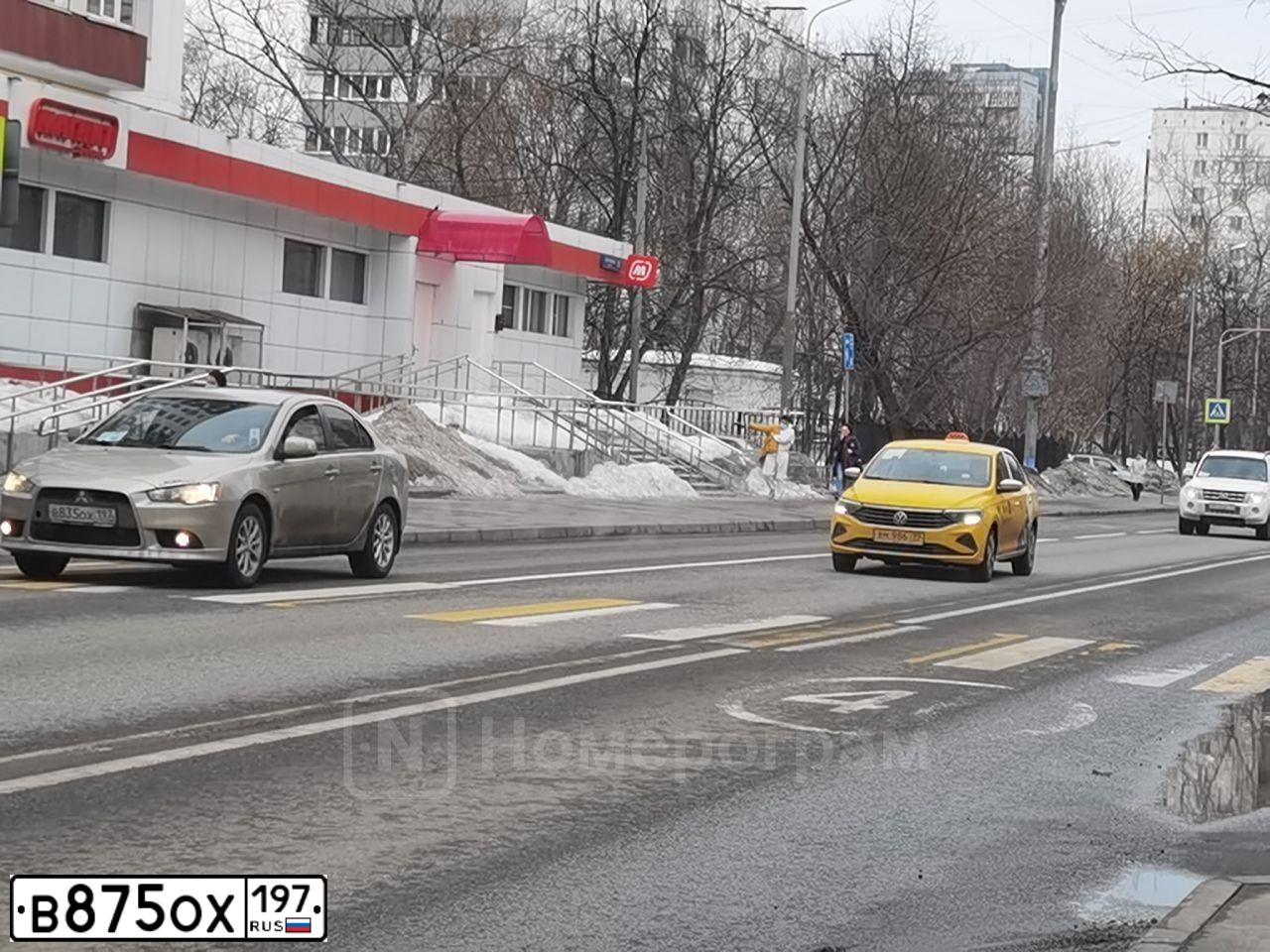 Фото автомобиля CHERY INDIS /S18/, 2011 — госномер С968МС76. Цвет: Красный