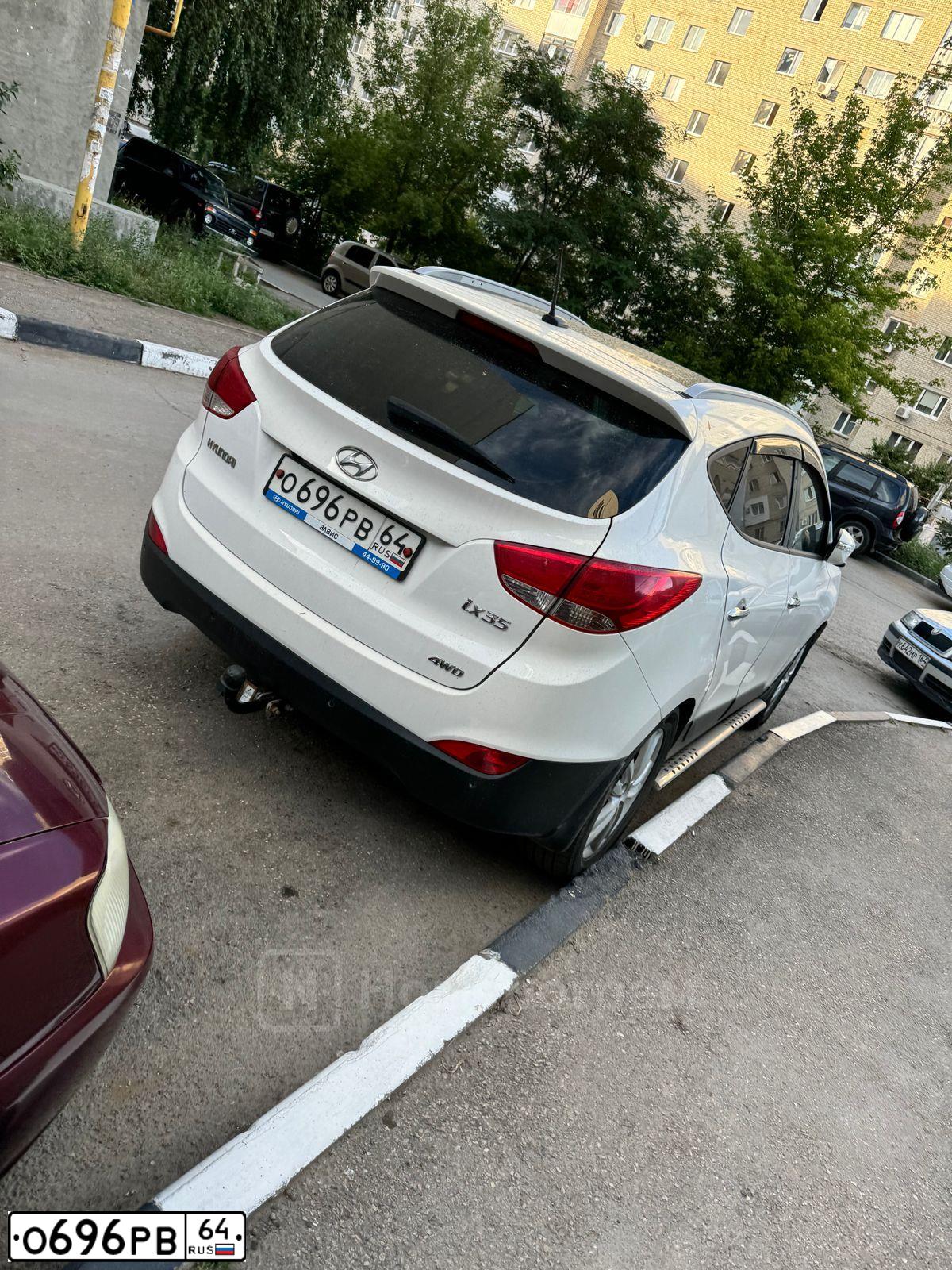 Фото автомобиля HYUNDAI IX35, 2012 — госномер О946ЕТ44. Цвет: БЕЛЫЙ