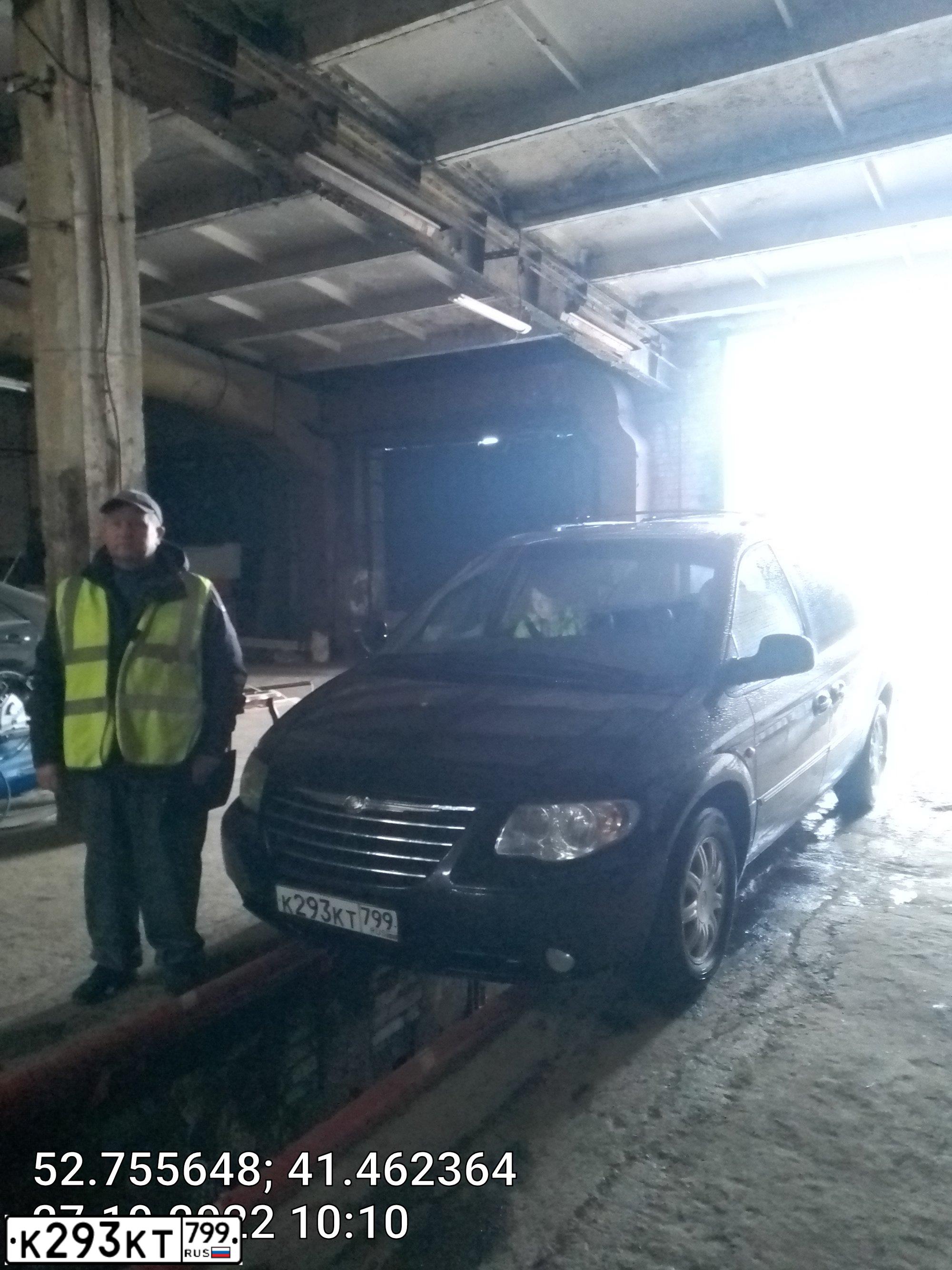 Фото автомобиля CHRYSLER GRAND VOYAGER, 2007 — госномер Р062ЕХ68. Цвет: ЧЕРНЫЙ