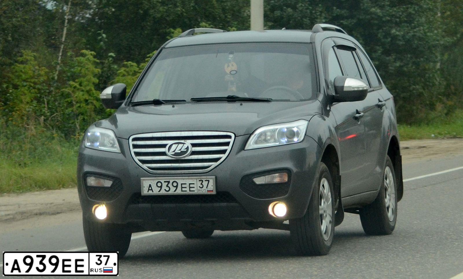 Фото автомобиля LIFAN X 60, 2015 — госномер Х390ЕМ37. Цвет: СТАЛЬНОЙ (СЕРЫЙ)
