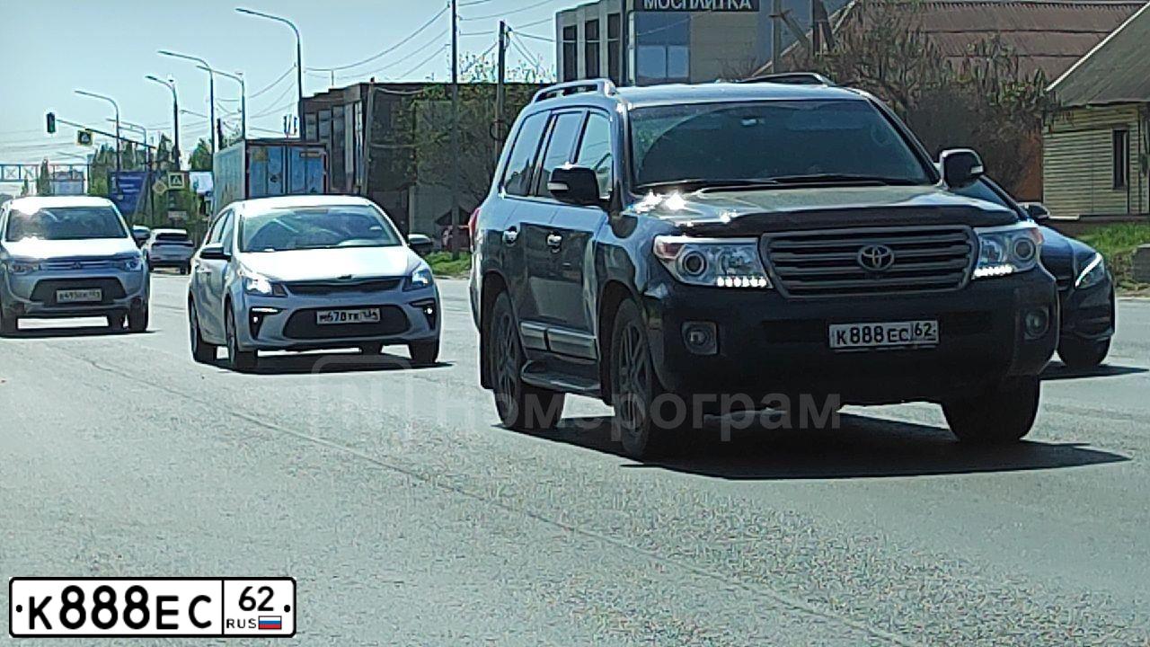 Фото автомобиля TOYOTA CAMRY, 2011 — госномер О985РК44. Цвет: ЧЕРНЫЙ
