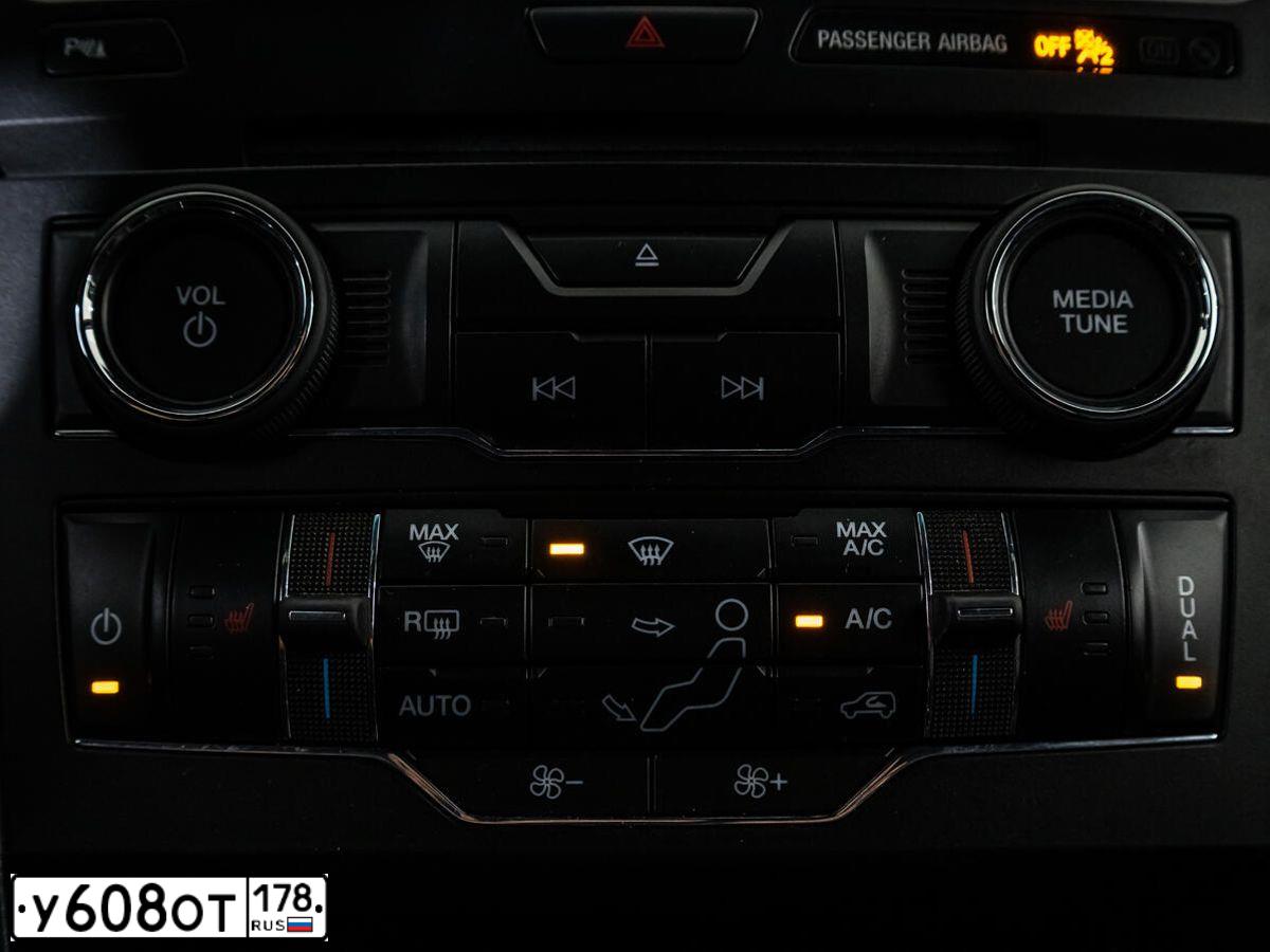 Фото автомобиля FORD EXPLORER, 2016 — госномер У608ОТ178. Цвет: ЧЕРНЫЙ