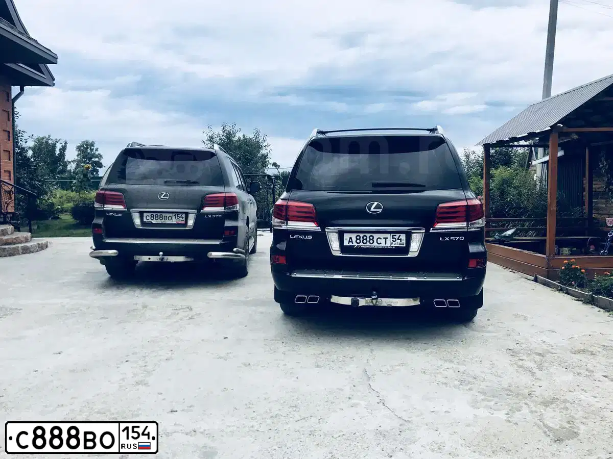 Фото автомобиля LEXUS LX, 2012 — госномер С888ВО154. Цвет: ЧЕРНЫЙ