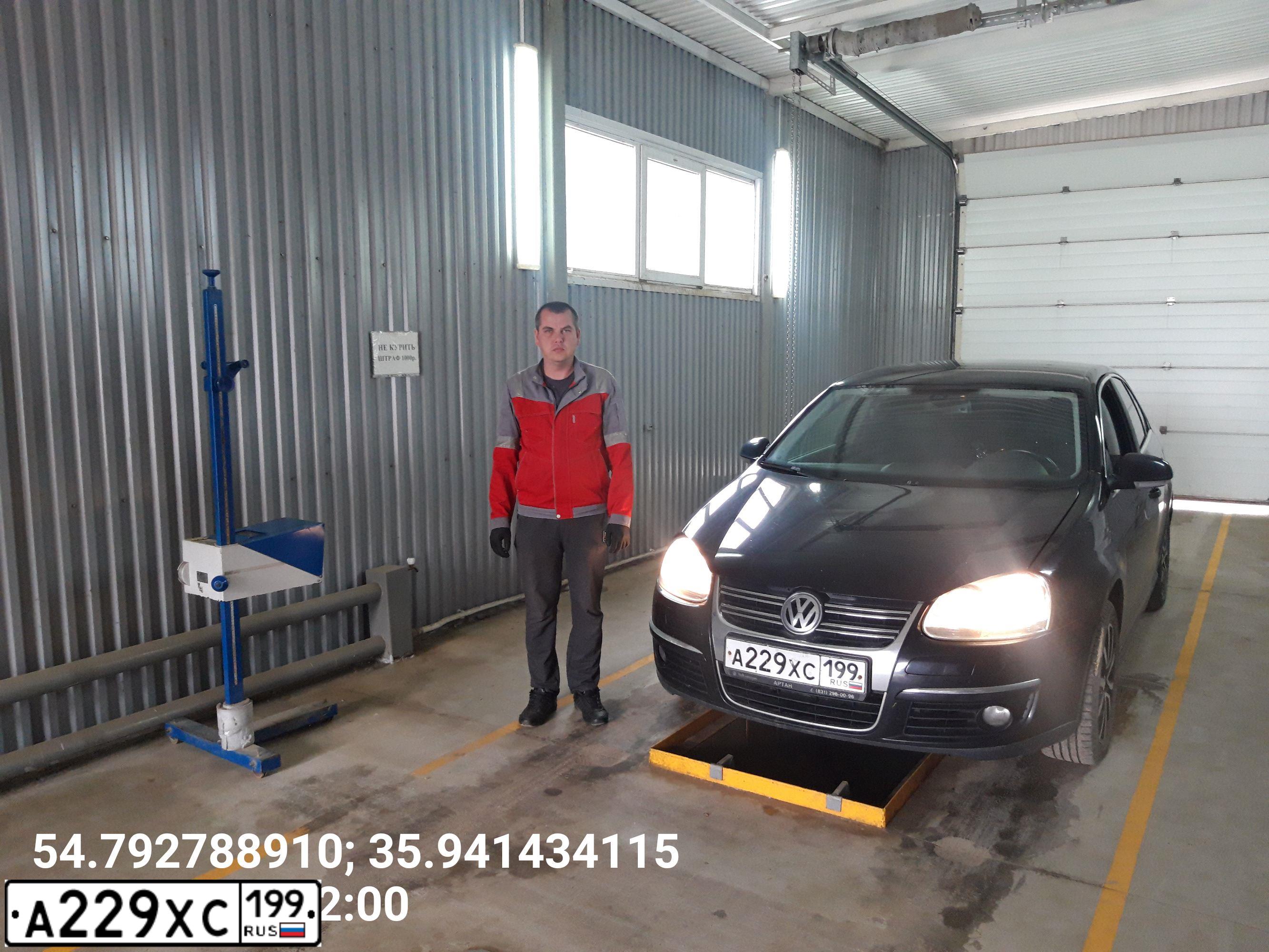 Фото автомобиля VOLKSWAGEN JETTA, 2010 — госномер С350ВМ40. Цвет: ЧЕРНЫЙ