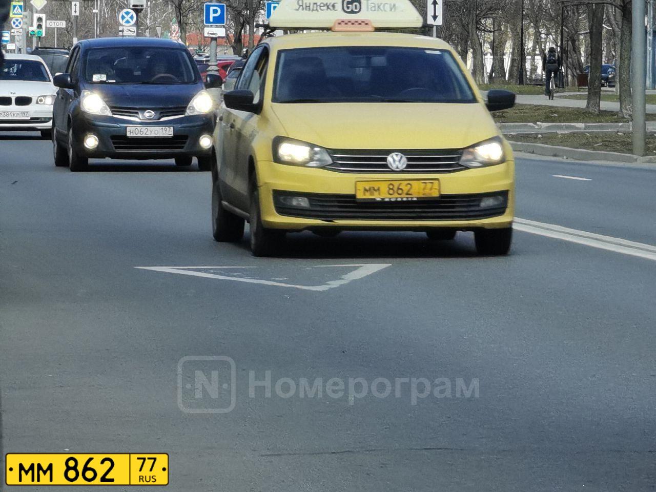 Фото автомобиля VOLKSWAGEN POLO, 2018 — госномер Т211РС58. Цвет: ЖЁЛТЫЙ