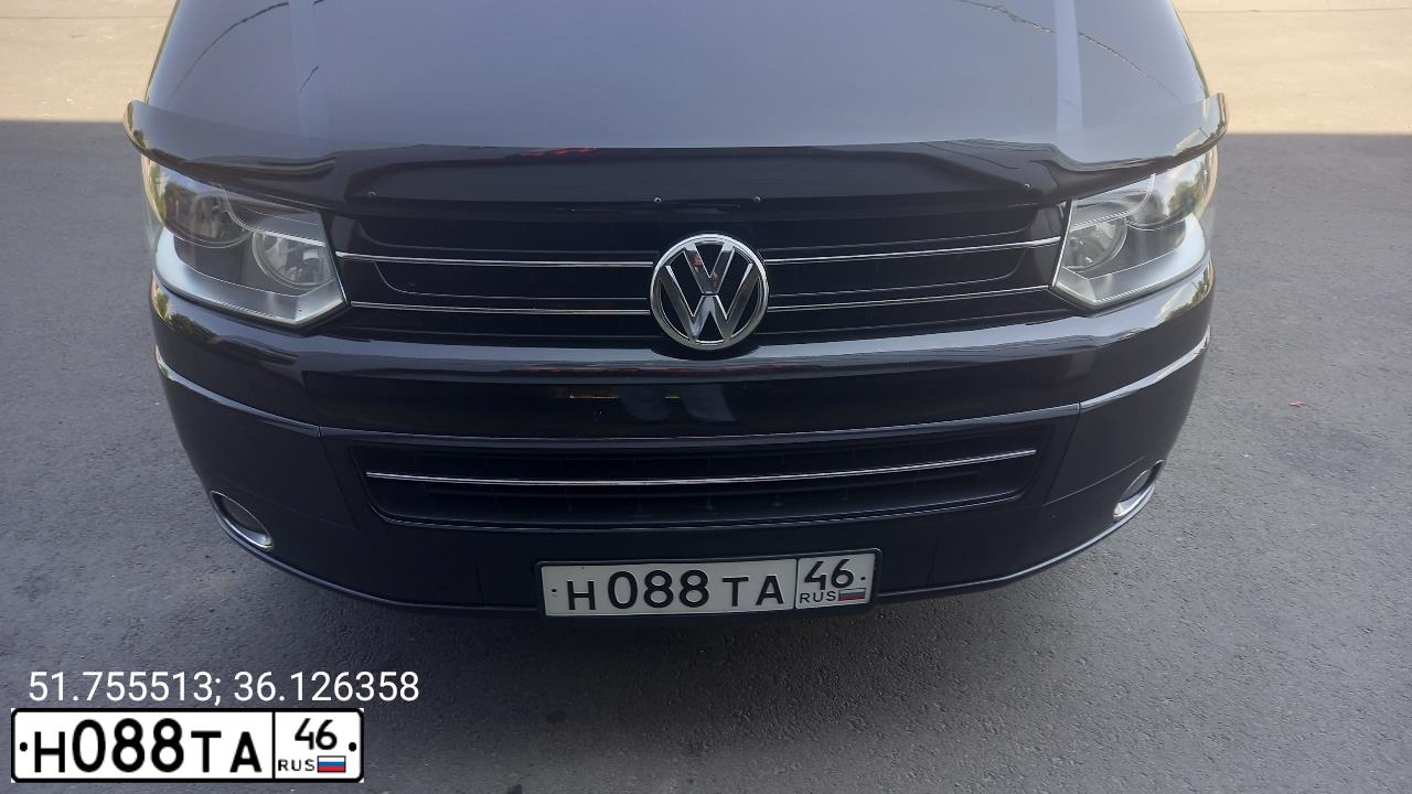 Фото автомобиля VOLKSWAGEN CARAVELLE, 2013 — госномер Н088ТА46. Цвет: ЧЕРНЫЙ