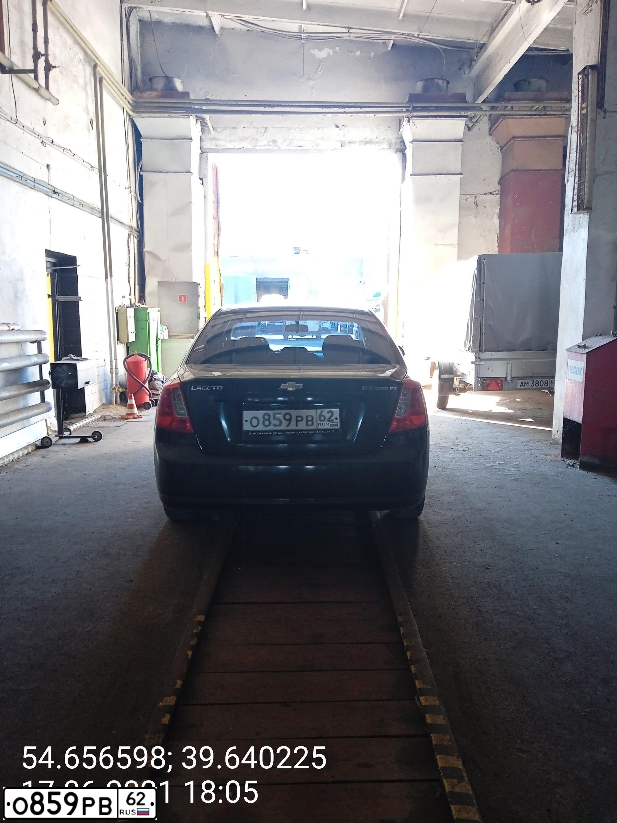 Фото автомобиля CHEVROLET LACETTI, 2008 — госномер О859РВ62. Цвет: ЧЕРНЫЙ