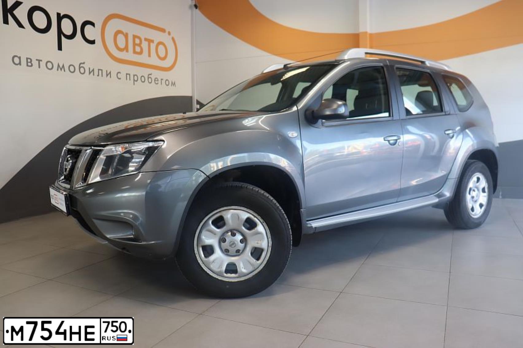 Фото автомобиля NISSAN TERRANO, 2016 — госномер М754НЕ750. Цвет: Серый