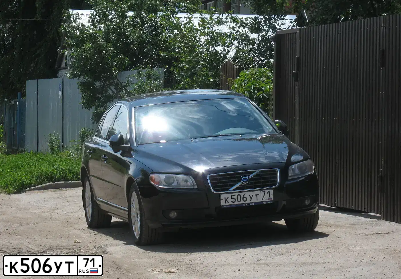 Фото автомобиля VOLVO S80, 2007 — госномер К506УТ71. Цвет: ЧЕРНЫЙ