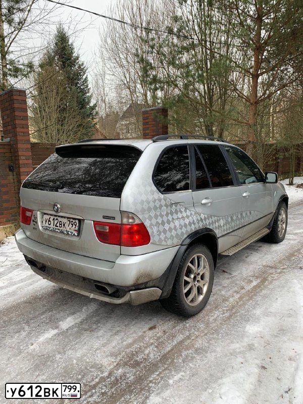 Фото автомобиля BMW X5, 2003 — госномер У612ВК799. Цвет: СЕРЕБРИСТЫЙ