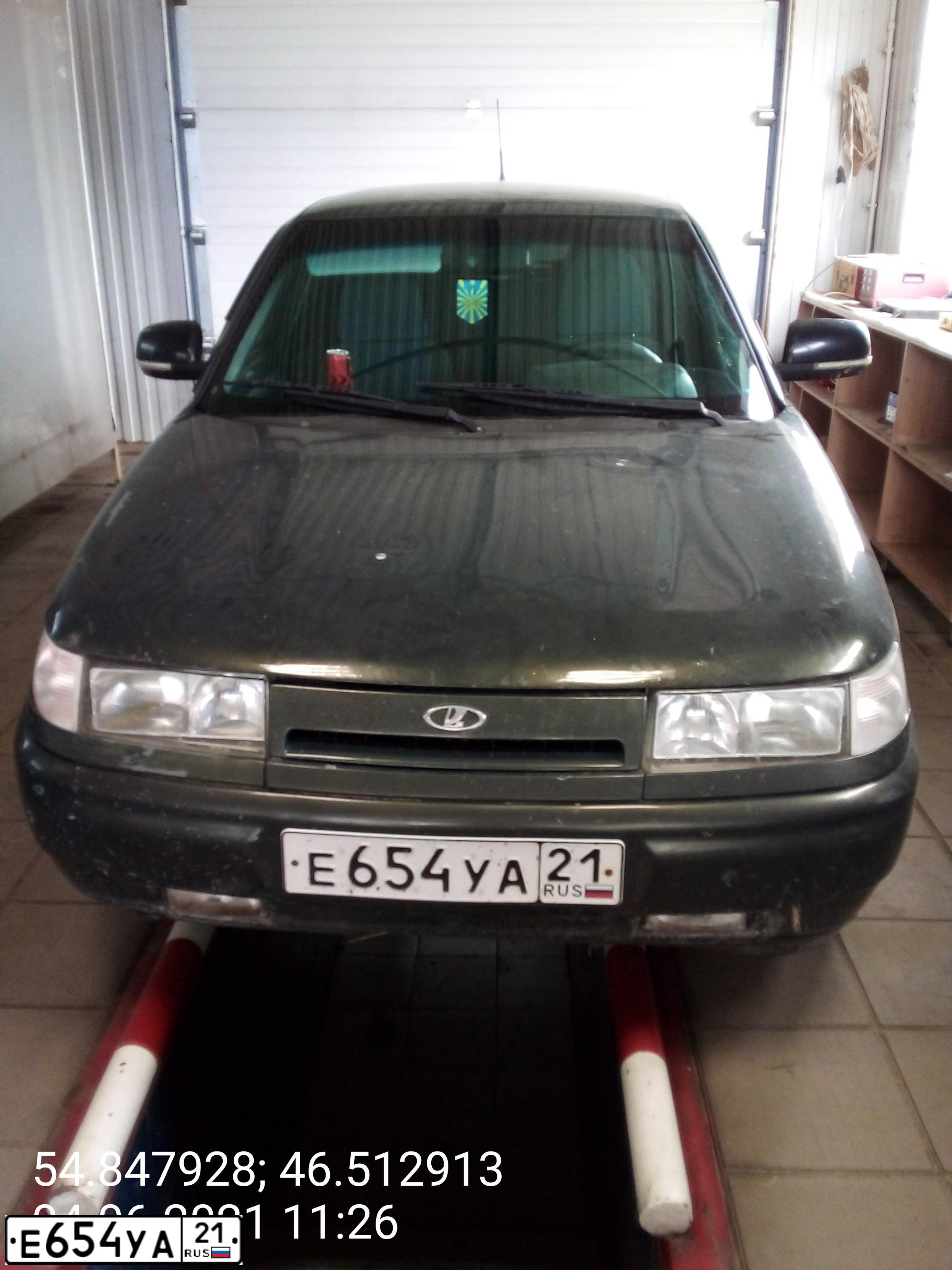Фото автомобиля LADA 2112, 2005 — госномер У887ТР33