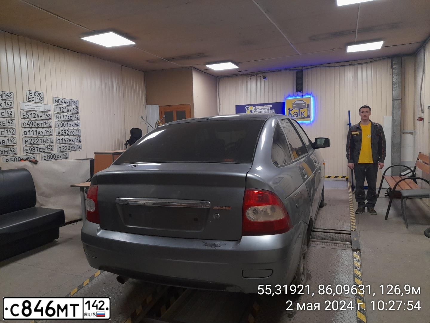 Фото автомобиля LADA 2172 PRIORA, 2008 — госномер А432ОЕ142. Цвет: средний серо-зеленый металлик