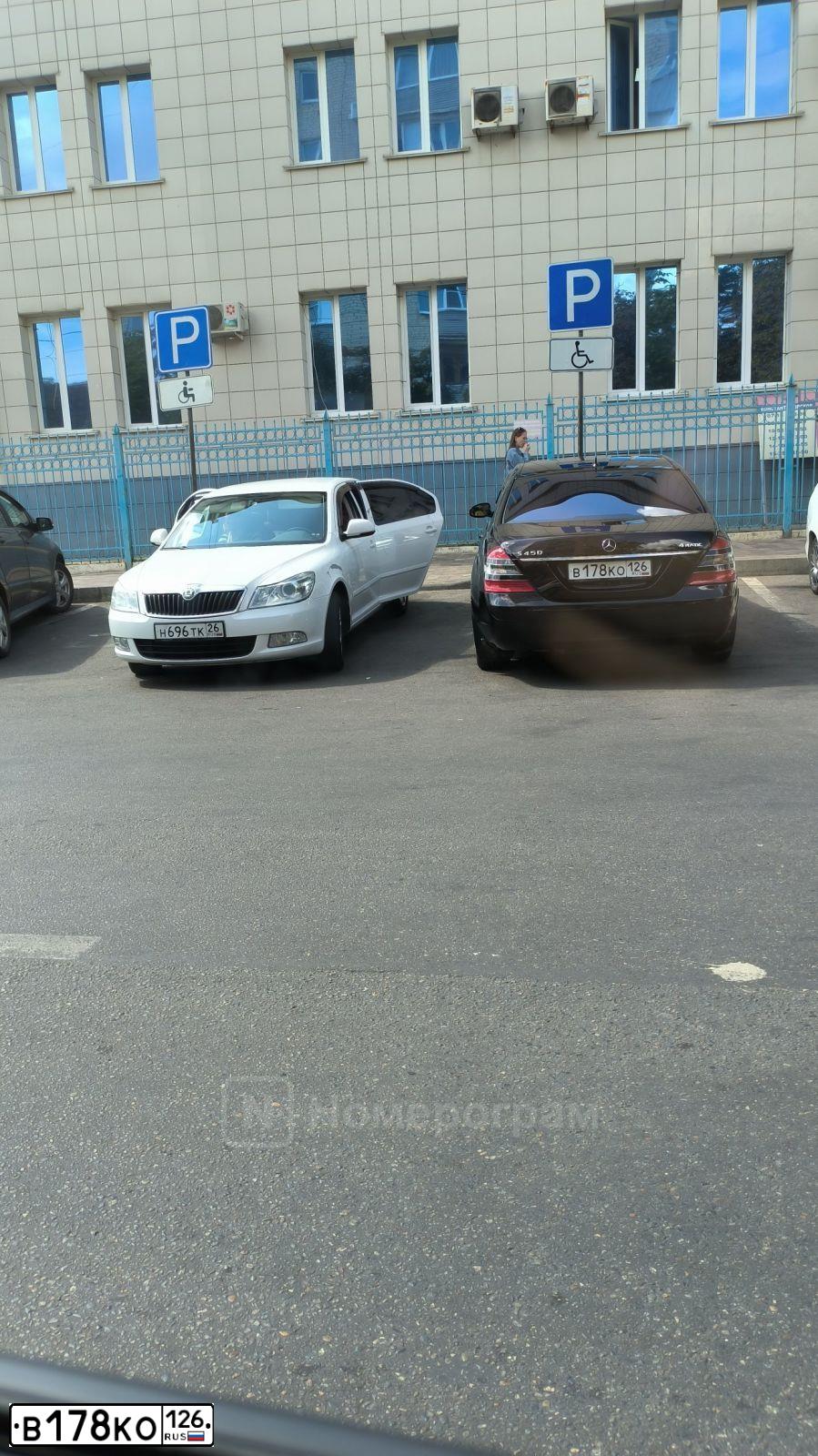 Фото автомобиля MERCEDES S-KLASSE, 2008 — госномер Т062ТТ26. Цвет: ЧЕРНЫЙ