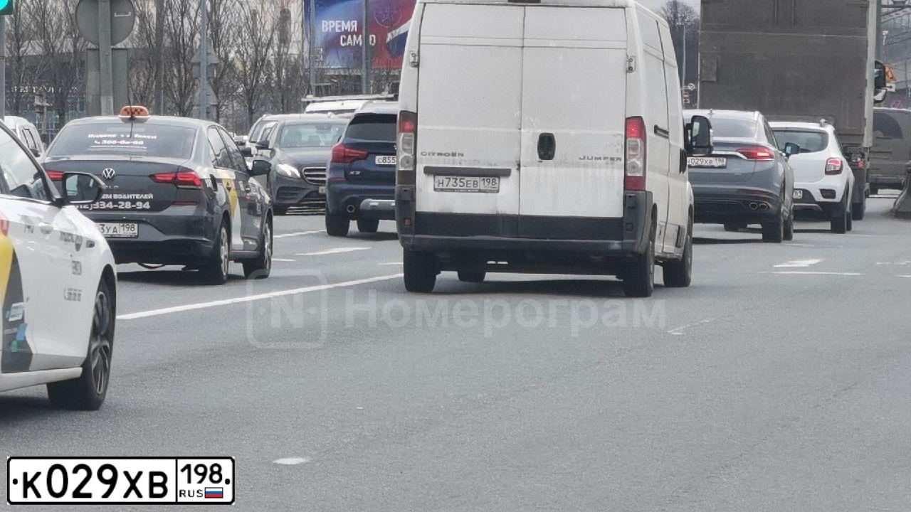 Фото автомобиля TOYOTA RAV4, 2004 — госномер Е254РА147. Цвет: СЕРЫЙ