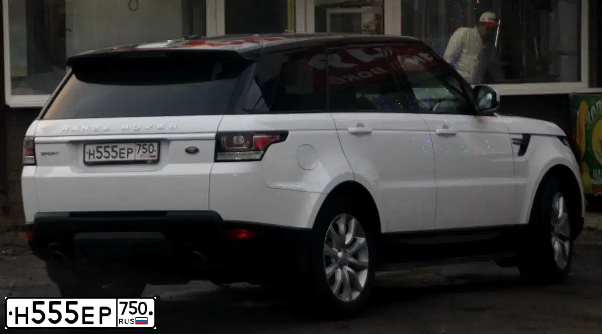 Фото автомобиля LANDROVER RANGE ROVER SPORT, 2014 — госномер Н555ЕР750. Цвет: БЕЛЫЙ ЯРКИЙ