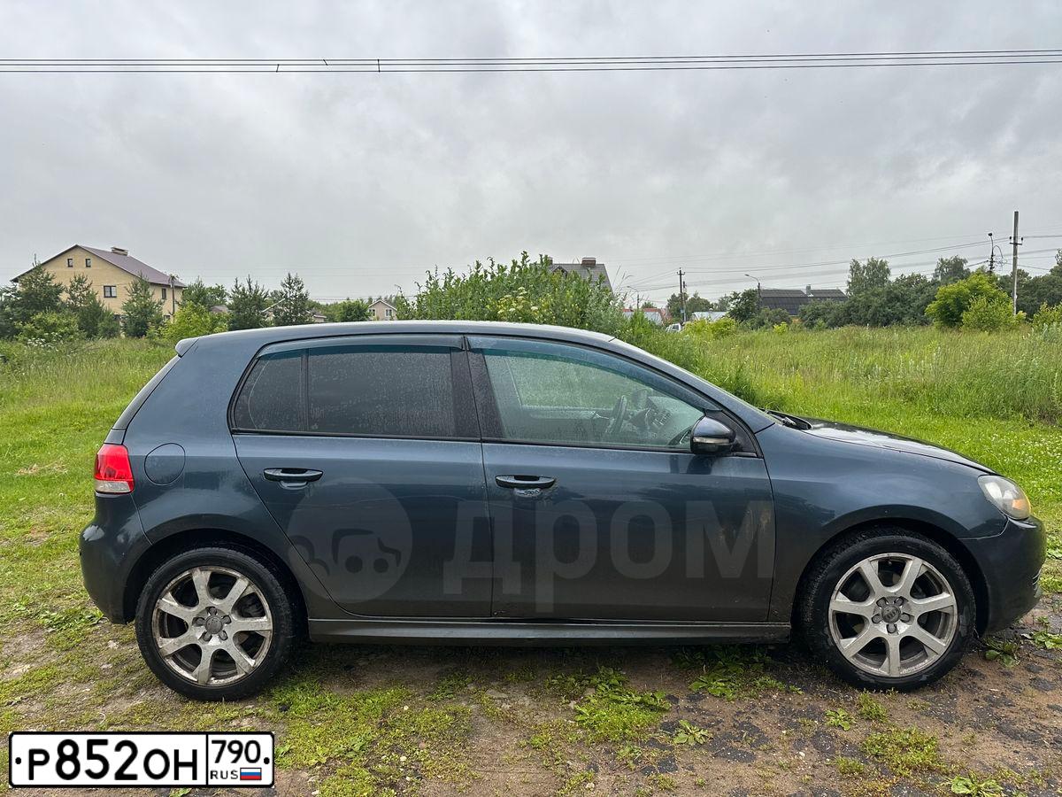 Фото автомобиля VOLKSWAGEN GOLF, 2010 — госномер Р852ОН790. Цвет: СЕРО-СИНИЙ
