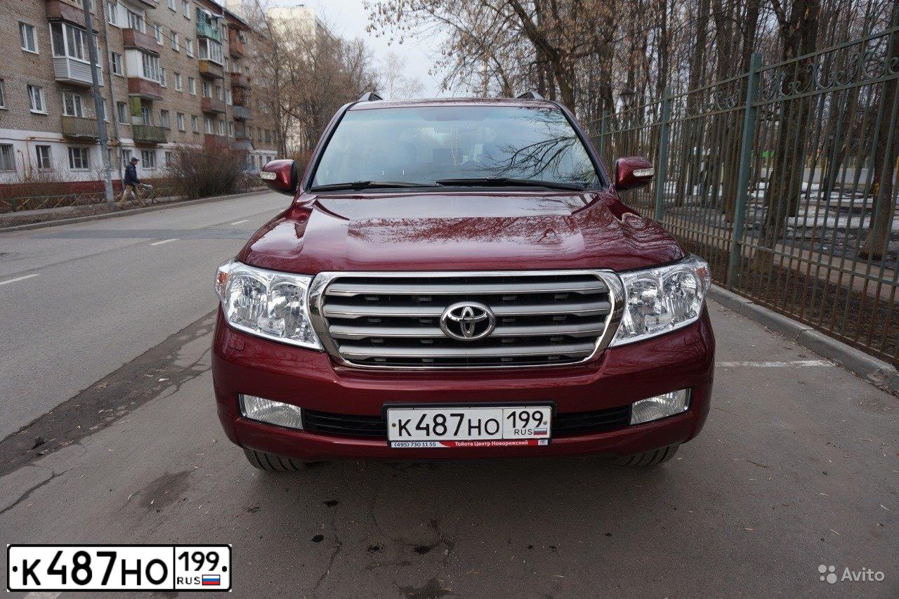 Фото автомобиля TOYOTA LANDCRUISER 200, 2008 — госномер С969ВВ190. Цвет: КРАСНЫЙ ТЕМНЫЙ