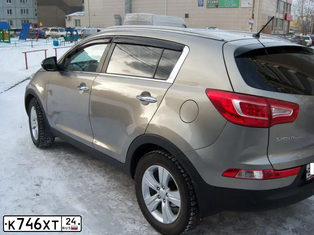 Фото автомобиля TOYOTA HIGHLANDER, 2011 — госномер К746ТК24. Цвет: Серый