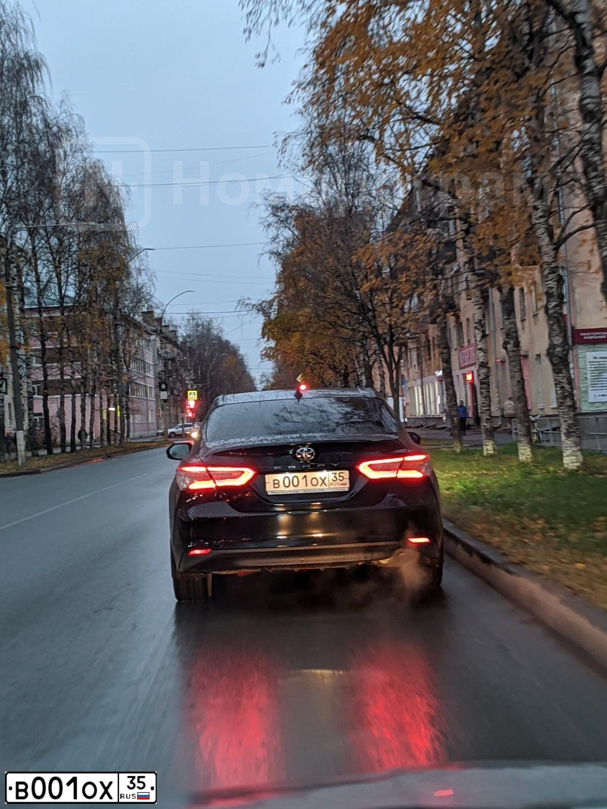 Фото автомобиля SKODA OCTAVIA, 2012 — госномер Е929УТ35. Цвет: Белый