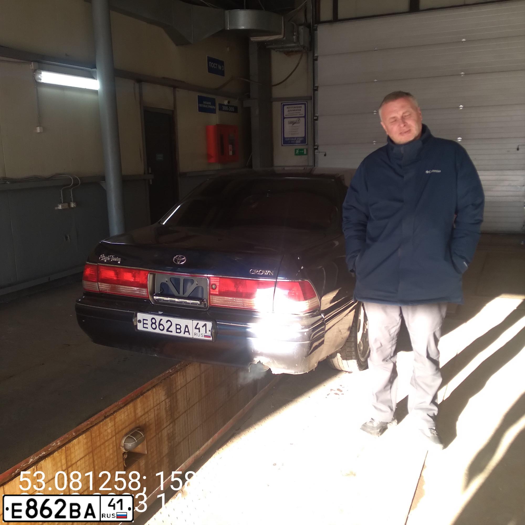 Фото автомобиля TOYOTA CROWN, 1997 — госномер Е862ВА41