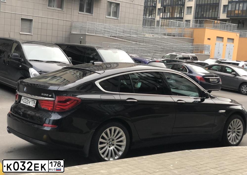Фото автомобиля BMW 530D, 2011 — госномер Р569ХЕ46