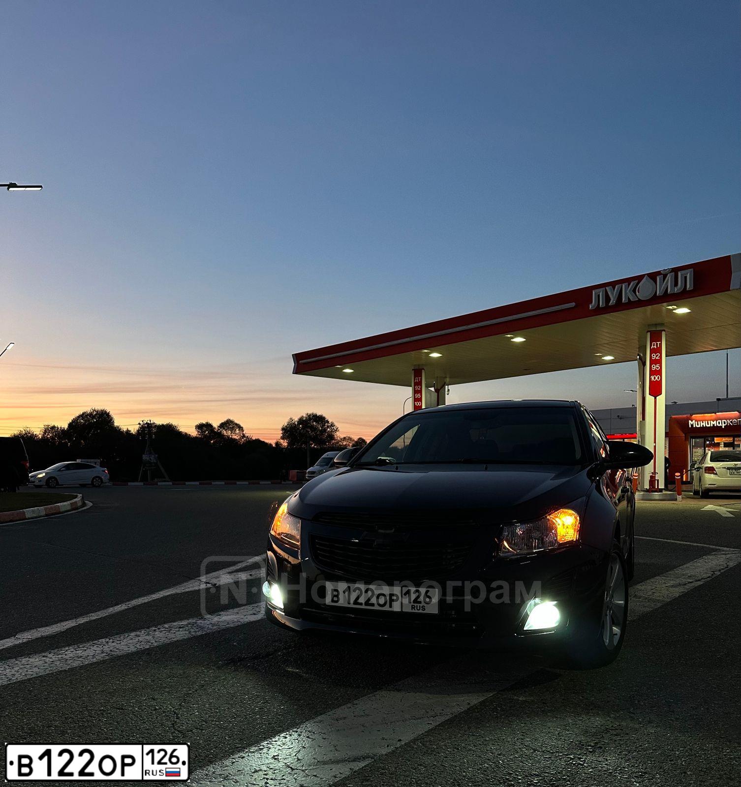 Фото автомобиля CHEVROLET CRUZE, 2012 — госномер В122ОР126. Цвет: ЧЕРНЫЙ МЕТАЛИК